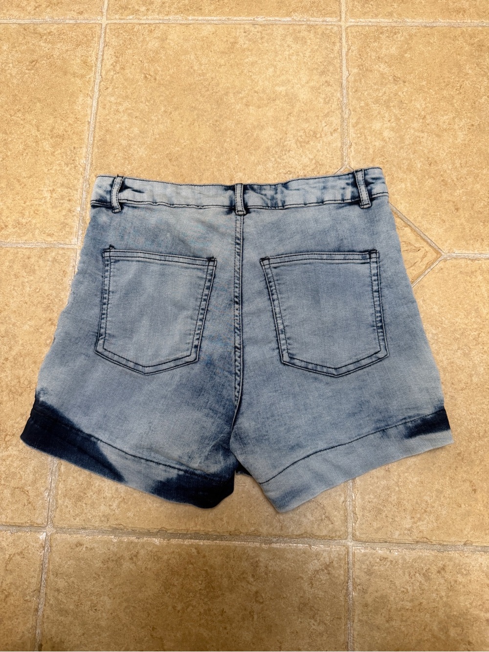 H&M Shorts - Picture 6 of 6